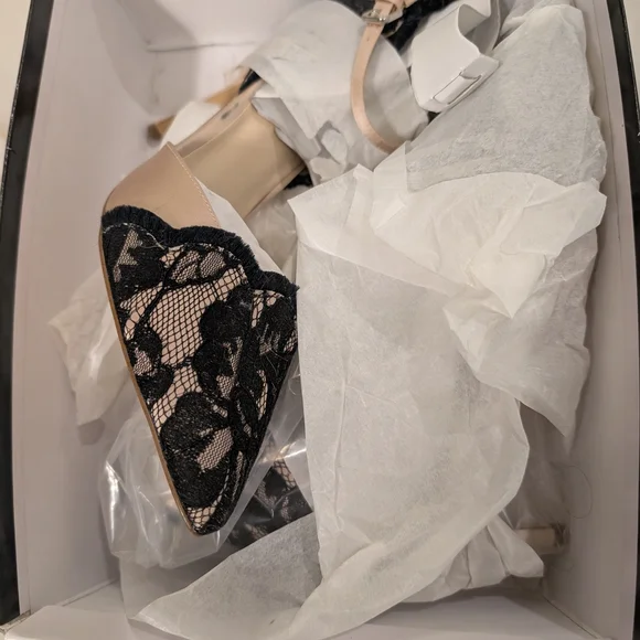 Nine West Beige and Black Lace Heels - Picture 3 of 5